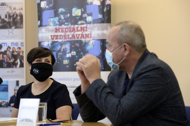 O služby veřejnoprávních médií byl v době pandemie enormní zájem, shodli se šéfové zpravodajství ČT, ČRo a ČTK