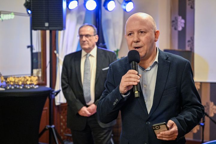 Kábele: Být četkařem je diagnóza a lidi spolu musí mluvit
