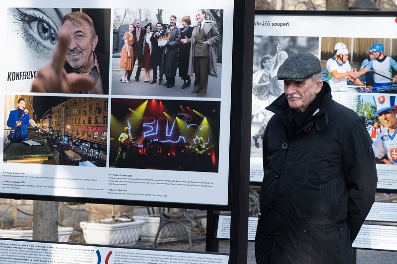 Výstava ČTK, mapující vztahy Čechů a Slováků, se přestěhovala na Slovensko, viděl ji i prezident Pavel